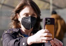 Apple’s Face ID Will Soon Work When You’re Wearing A Mask