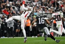 Vikings Clinch Playoff Spot With Seventh Straight Win; Falcons Snap Losing Streak