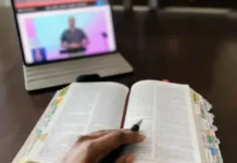 Faith Without Screens? Churches Reconsider Livestream Worship