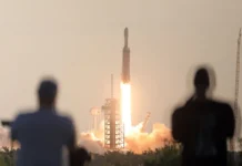 Elon Musk Says He Will Give A SpaceX Share To ‘Every Kid In America’